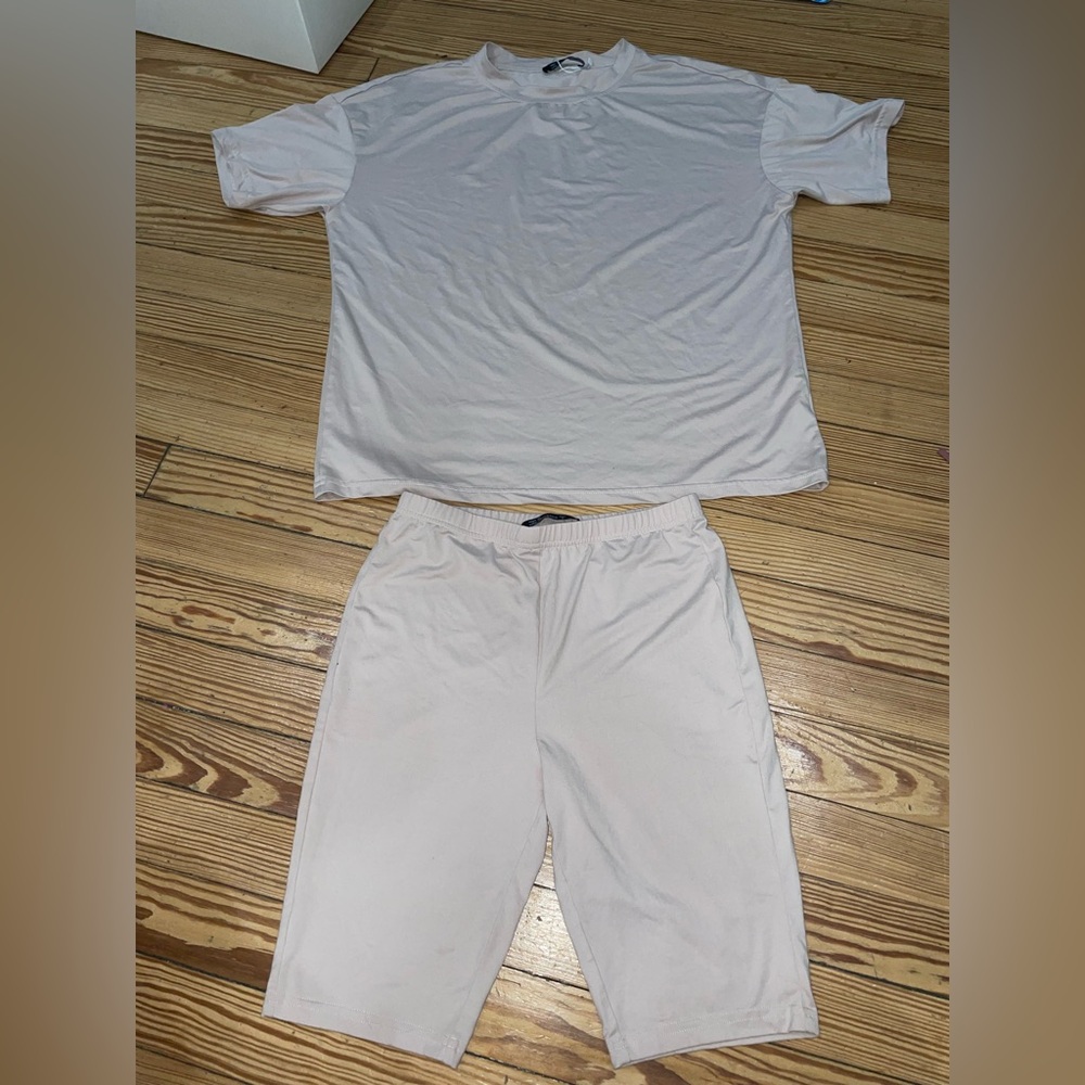 Simplee T shirt and shorts